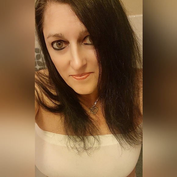 Meet the posher, me! Reasonably offers accepted!! - Picture 3 of 5